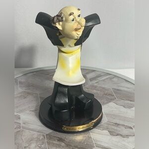 IC COLLECTION Black and Yellow Chef Figurine